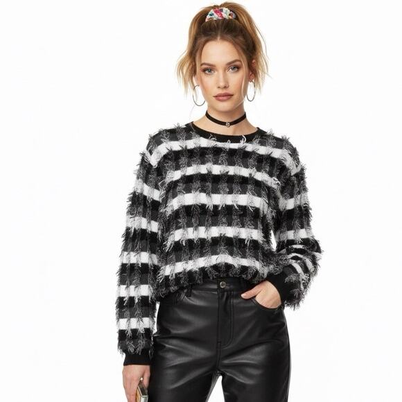Vince Camuto Fuzzy Sweater Womens M Black White Textured Striped 90s Retro Y2K - Picture 1 of 7